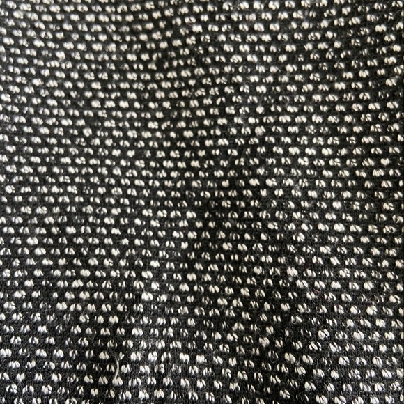 H&M A-Line fall/winter skirt midi length 29inch. Waist 28inch - Picture 3 of 5